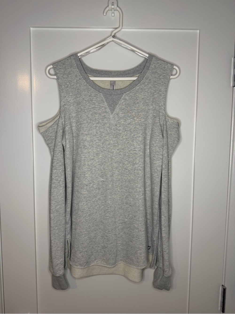 Lorna Jane Light Gray Cold-Shoulder Pullover